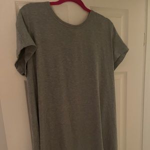 Lululemon t-shirt dress with an open back size 12